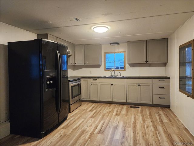 729 17th Avenue, Longmont, CO 80501