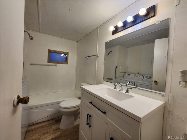 729 17th Avenue, Longmont, CO 80501