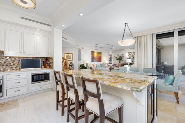 120 Sunset Avenue W 3 D, Palm Beach, FL 33480