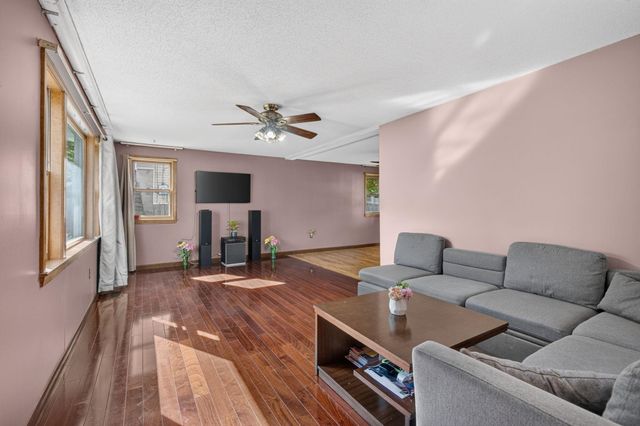 21 Clearview Drive, Nashua, NH 03062