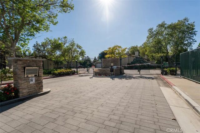 2502 N Tustin C, Santa Ana, CA 92705