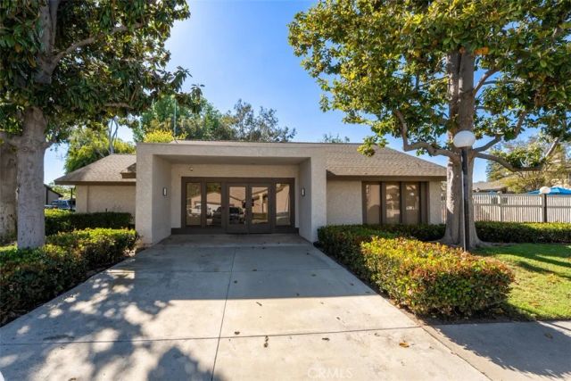 2502 N Tustin C, Santa Ana, CA 92705