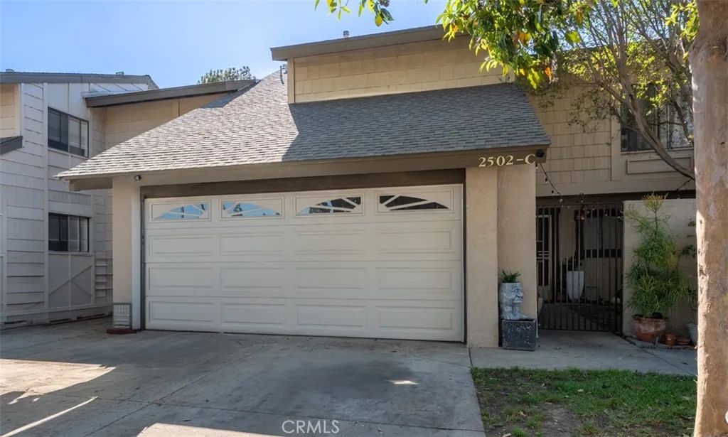 2502 N Tustin C, Santa Ana, CA 92705