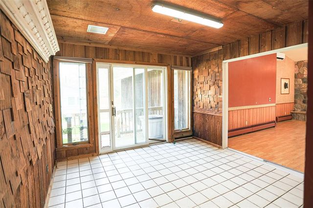 804 Valley View Drive, River Falls, WI 54022