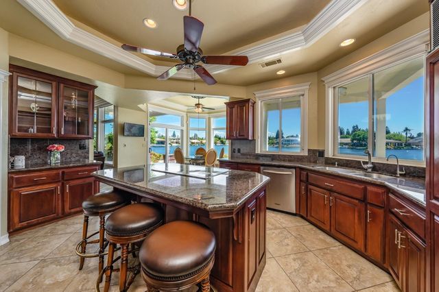 541 E Chesapeake Circle, Fresno, CA 93730
