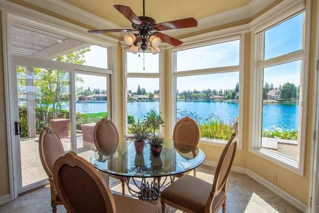 541 E Chesapeake Circle, Fresno, CA 93730
