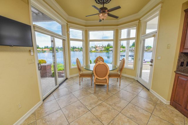 541 E Chesapeake Circle, Fresno, CA 93730