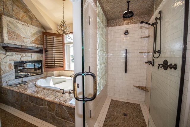 541 E Chesapeake Circle, Fresno, CA 93730