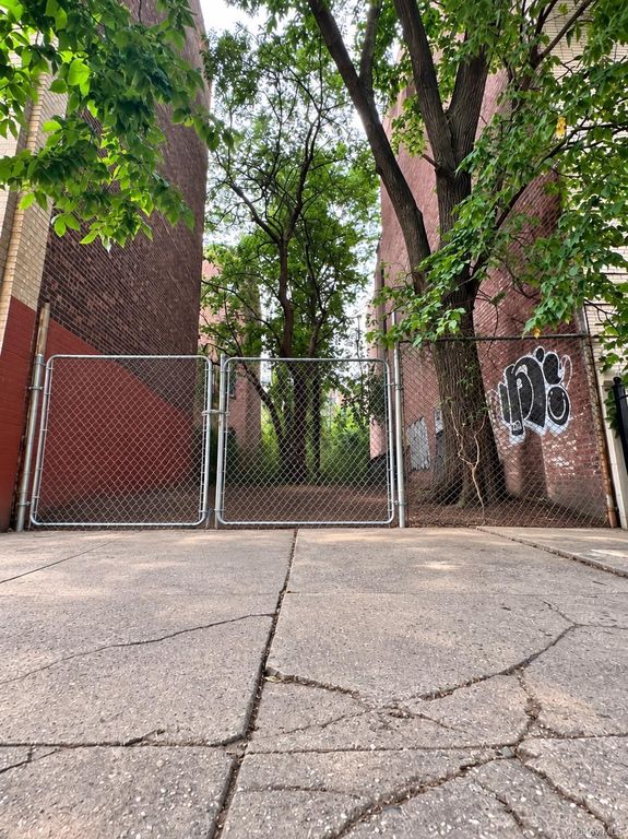 1404A Pacific Street, Brooklyn, NY 11216 — photo 2