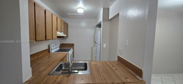 6660 W 26th Ct 23-17, Hialeah, FL 33016