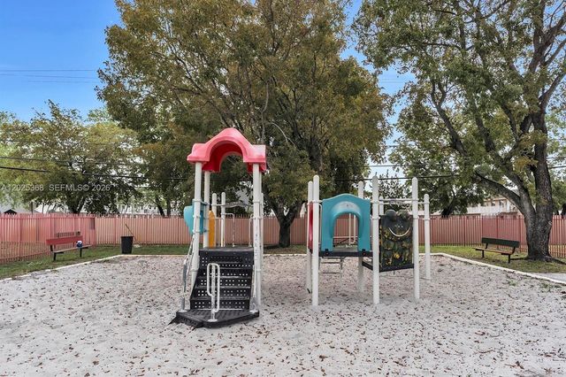 6660 W 26th Ct 23-17, Hialeah, FL 33016