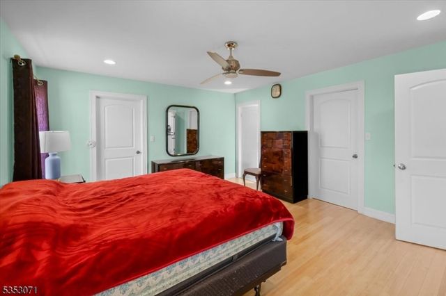 35 E Ridgewood Ave, Paramus Boro, NJ 07652