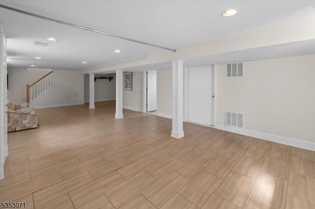35 E Ridgewood Ave, Paramus Boro, NJ 07652
