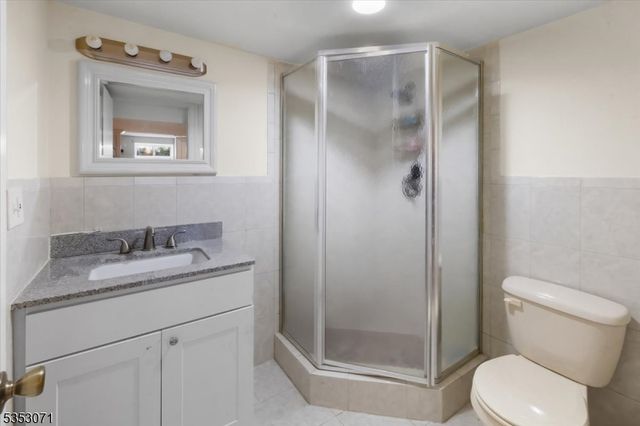 35 E Ridgewood Ave, Paramus Boro, NJ 07652