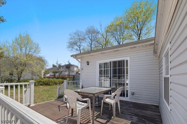 35 E Ridgewood Ave, Paramus Boro, NJ 07652