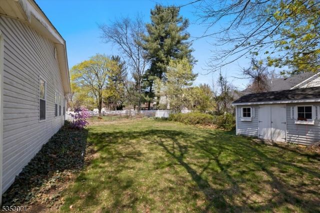 35 E Ridgewood Ave, Paramus Boro, NJ 07652