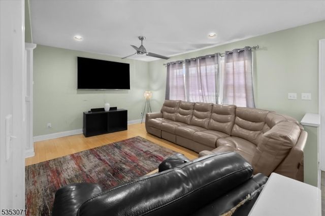35 E Ridgewood Ave, Paramus Boro, NJ 07652