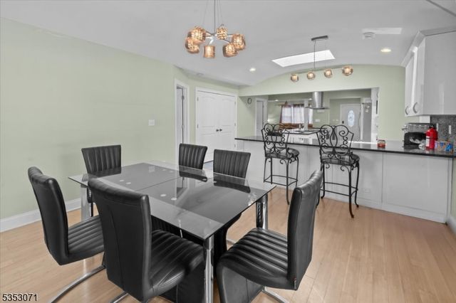 35 E Ridgewood Ave, Paramus Boro, NJ 07652