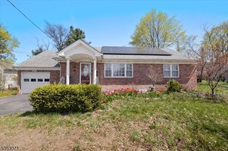 35 E Ridgewood Ave, Paramus Boro, NJ 07652