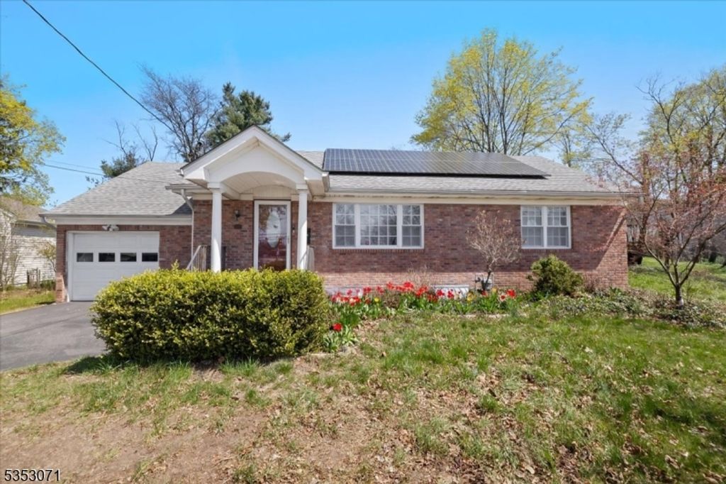 35 E Ridgewood Ave, Paramus Boro, NJ 07652