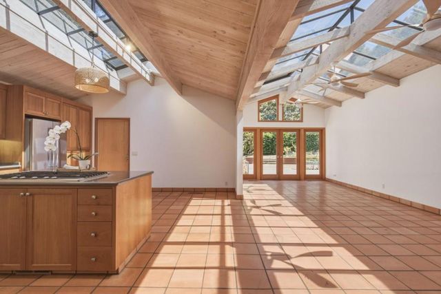 4 Paso Del Rio, Carmel Valley, CA 93924