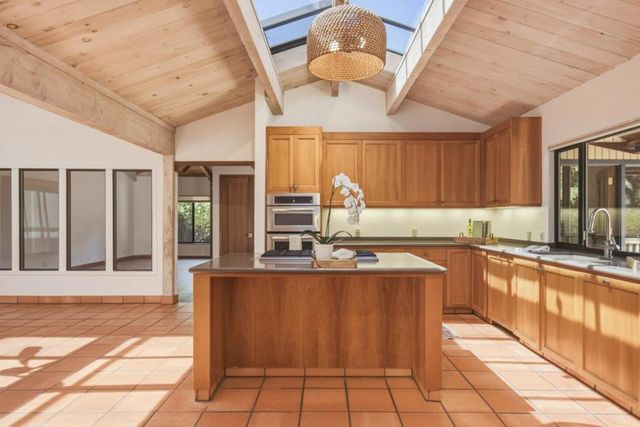 4 Paso Del Rio, Carmel Valley, CA 93924