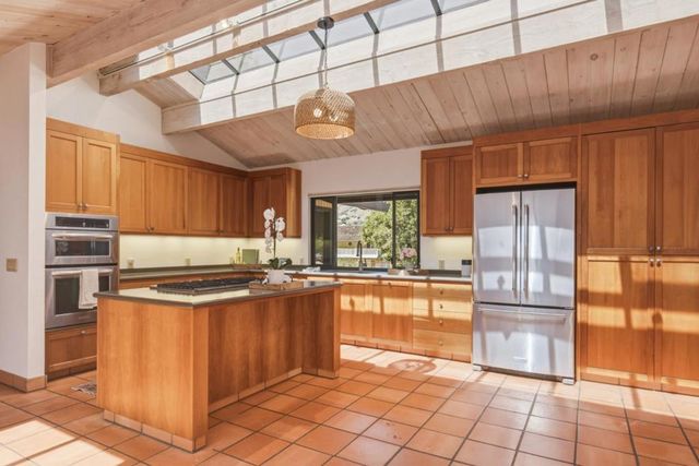 4 Paso Del Rio, Carmel Valley, CA 93924