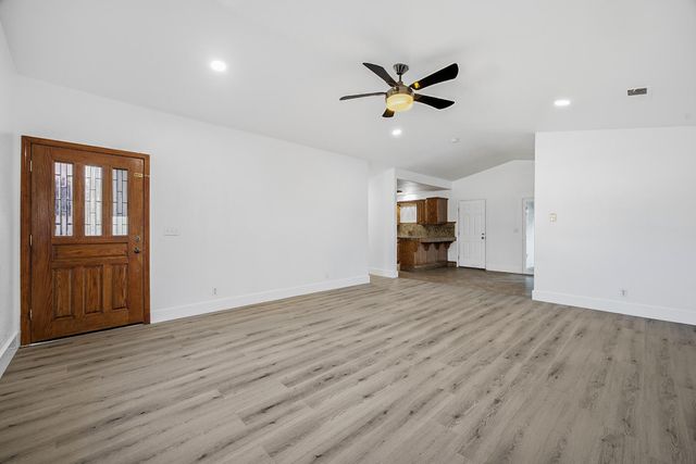 306 E Tulare Road, Lindsay, CA 93247