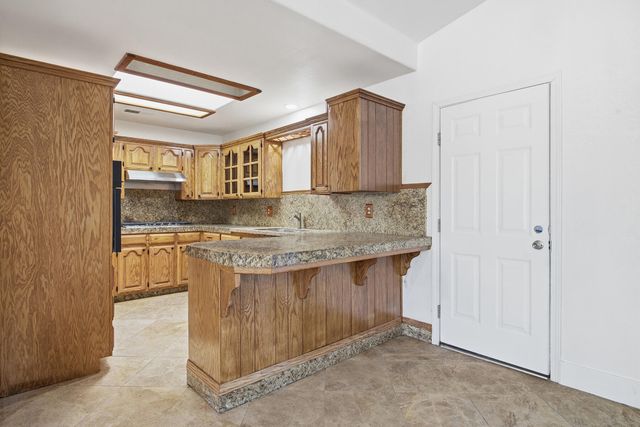 306 E Tulare Road, Lindsay, CA 93247