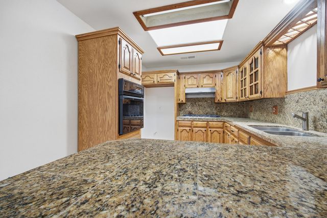 306 E Tulare Road, Lindsay, CA 93247