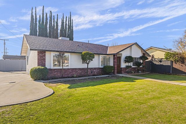 306 E Tulare Road, Lindsay, CA 93247