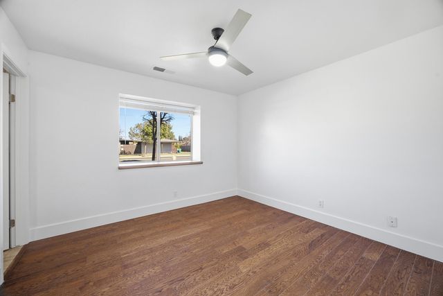 306 E Tulare Road, Lindsay, CA 93247