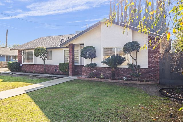 306 E Tulare Road, Lindsay, CA 93247