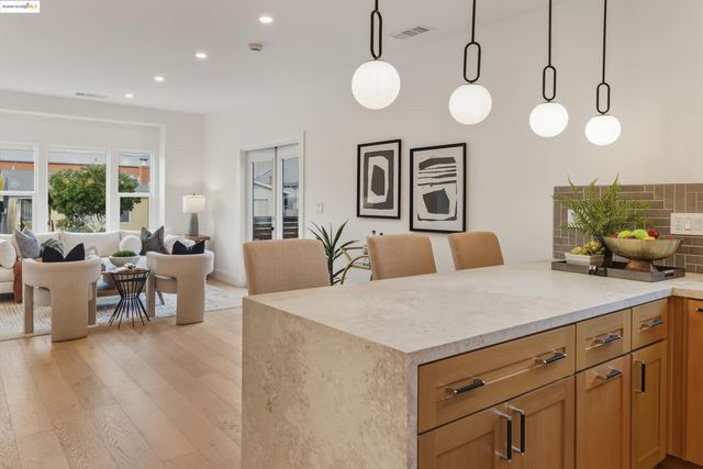 1071 61st Street, Oakland, CA 94608