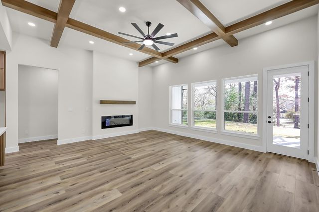 213 Woodside Lane, Montgomery, TX 77356