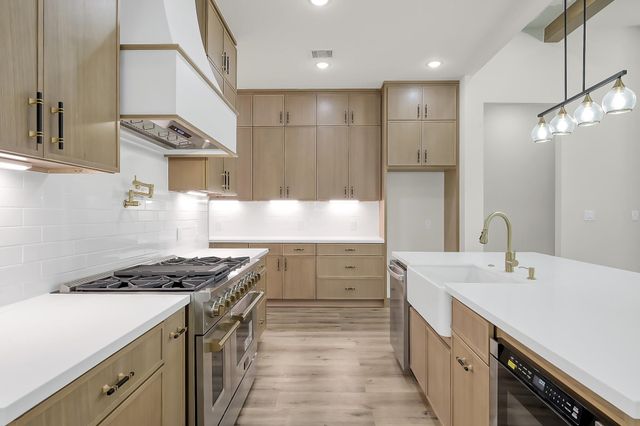 213 Woodside Lane, Montgomery, TX 77356