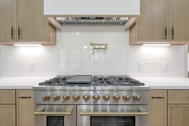 213 Woodside Lane, Montgomery, TX 77356