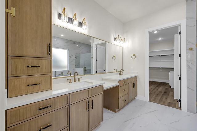 213 Woodside Lane, Montgomery, TX 77356