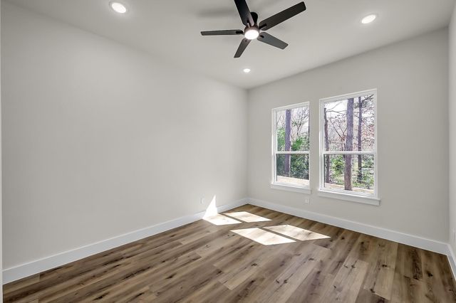 213 Woodside Lane, Montgomery, TX 77356