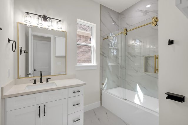 213 Woodside Lane, Montgomery, TX 77356