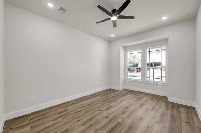 213 Woodside Lane, Montgomery, TX 77356