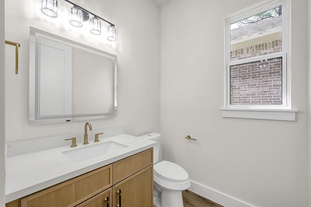 213 Woodside Lane, Montgomery, TX 77356