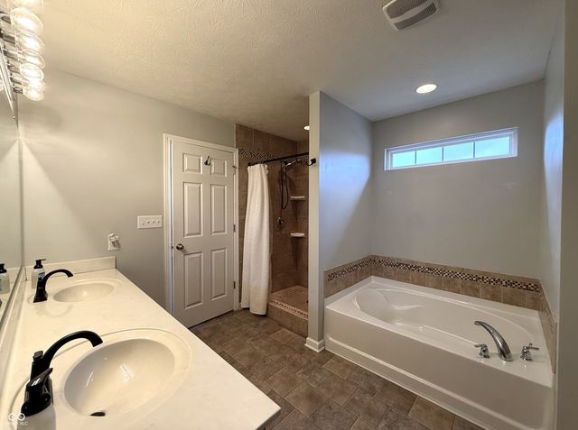 1619 Beacon Pointe Boulevard, Brownsburg, IN 46112