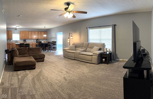 1619 Beacon Pointe Boulevard, Brownsburg, IN 46112