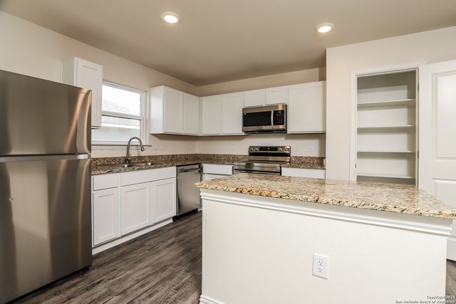 1622 Saenz, San Antonio, TX 78214