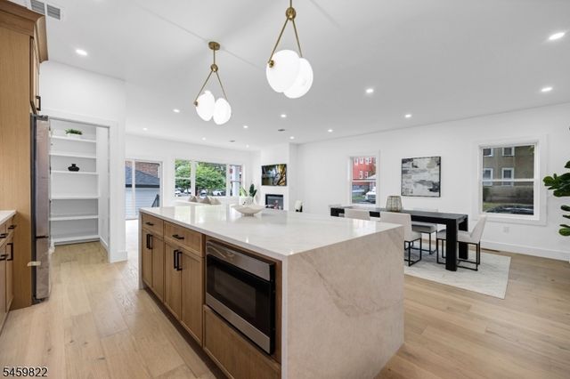 127 Washington Ave, Rutherford Boro, NJ 07070