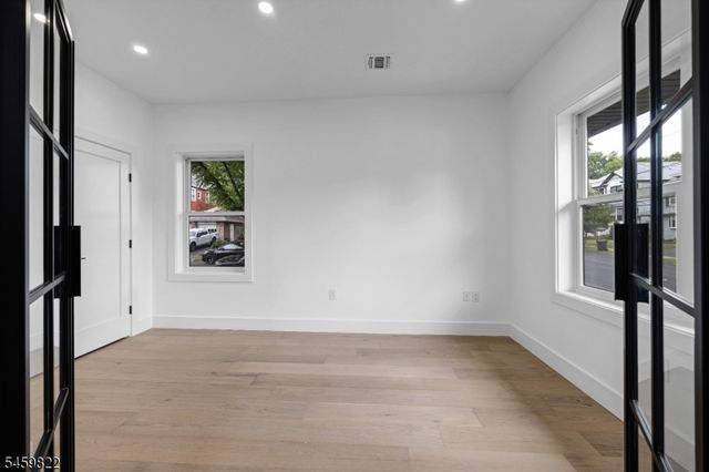 127 Washington Ave, Rutherford Boro, NJ 07070