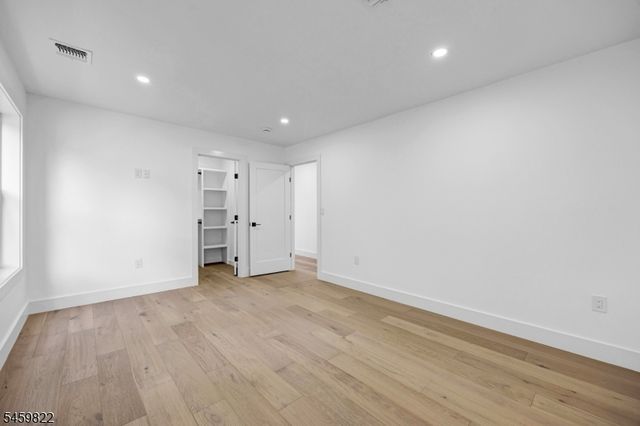 127 Washington Ave, Rutherford Boro, NJ 07070