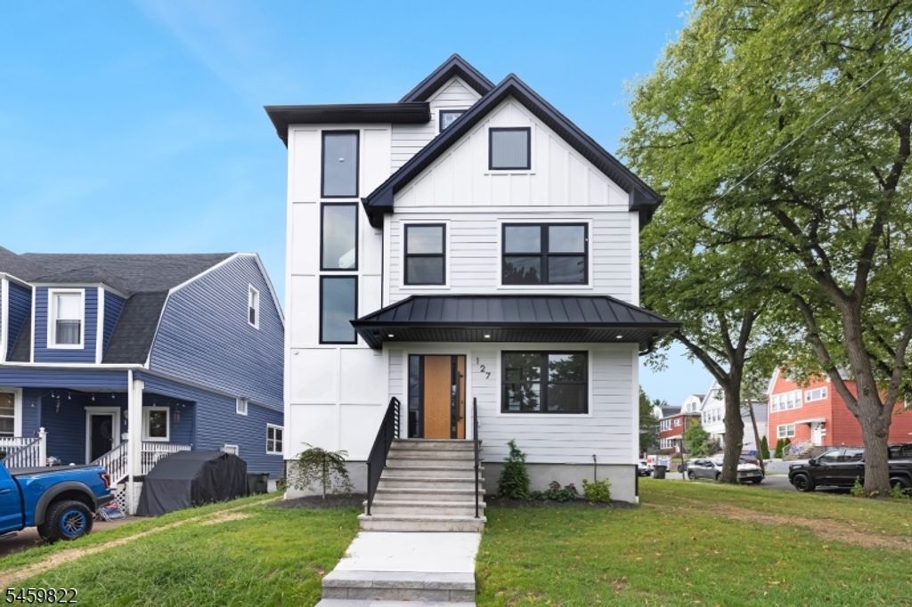 127 Washington Ave, Rutherford Boro, NJ 07070