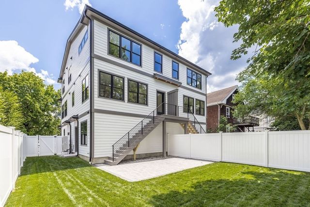 28 Howard St 2, Waltham, MA 02451